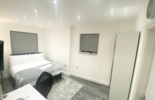 Hatch Lane Apartment | London Studio