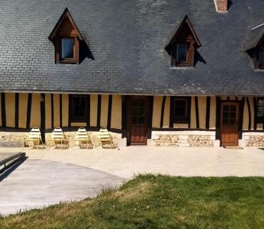 Saint-Philbert-sur-Risle Villa | Longère les pieds dans l eau