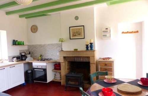 Lurcy-Levis House | Longère XVIIIe rénovée avec jardin, proche forêt et loisirs, animaux bienvenus - FR-1-489-376