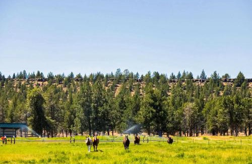 Crooked River Ranch House | Long Hollow Ranch - The Bunk House