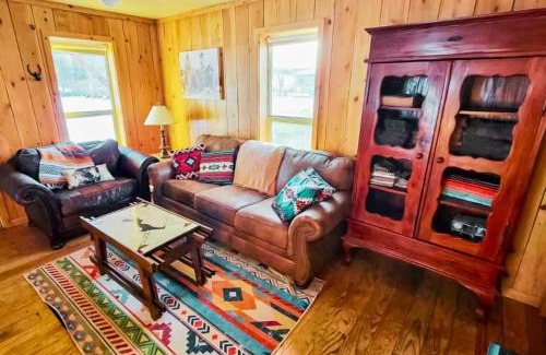 Crooked River Ranch House | Long Hollow Ranch - The Bunk House