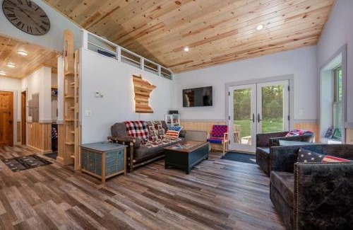 Cohasset House | Long Lake Lookout, Dog Friendly