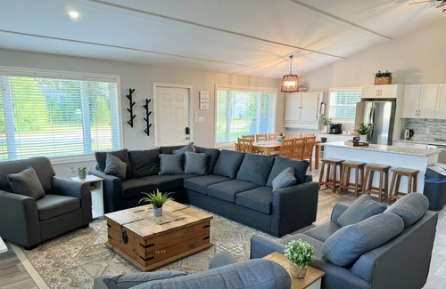 Long Point House | LONG POINT - HERONS LANDING sleeps 8-12 beach/bird watch