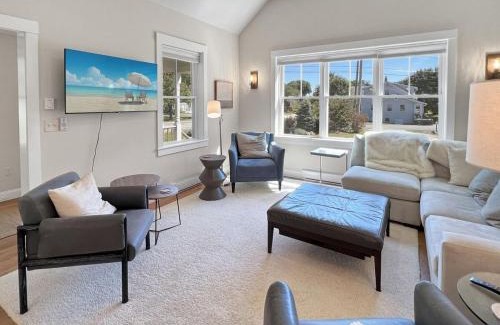 York Harbor House | Long Sands Your All-Season GetAway Brought to you by GetAway Vacations