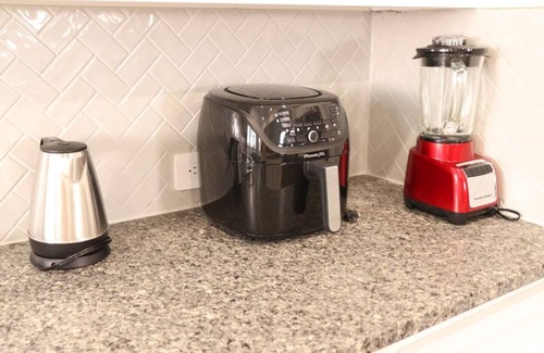 Rockwall House | Long Stay for Insurance | Hot Tub, Putting green