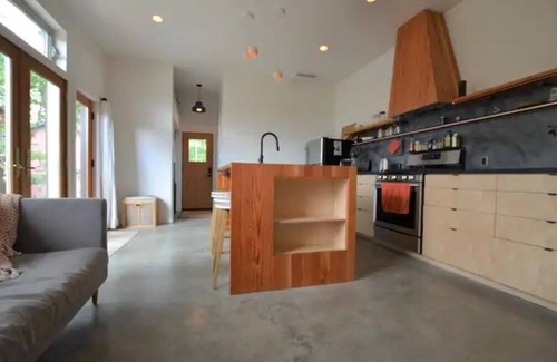 Columbia City House | Long Stays Welcome, Beautiful, Quiet and Private