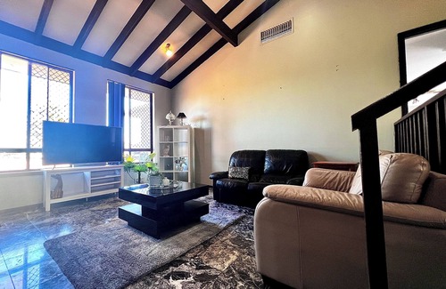 Winthrop House | Long-Term Stay Ens Large Bedroom Near River City University Hospital Fremantle