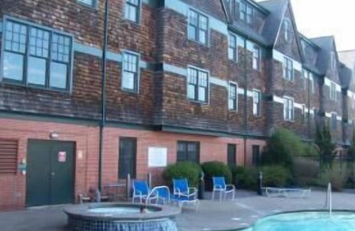 The Point Condo | Long Wharf Resort Newport RI only one week available, July 10 to July 16 2020