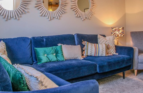 Edgmond House | LONGCOURT COTTAGE, pet friendly in Edgmond, Shropshire