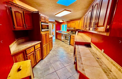 Harpers Ferry Cabin | Longview Lodge 6 Bedrooms with Hot Tub & Swimming Pond, firepit, & pool table