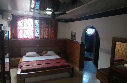 Nungua Hotel | Loo J De Italiano Hotel