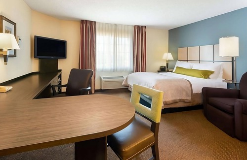 Somerset Hotel | Look No Further! Relaxing unit. Near Fort Worth Meacham International Airport