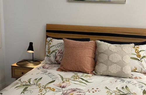 Humpty Doo Apartment | LookAbout Lodge Tropical Retreat