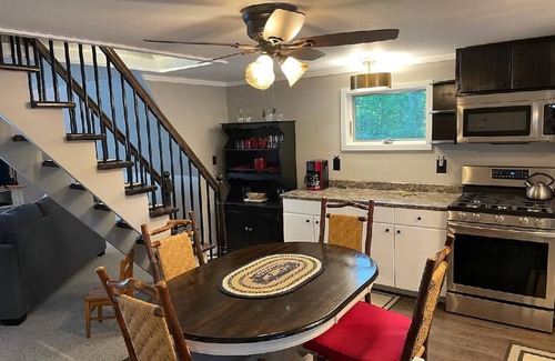 Hawks House | LOON LOOKOUT BEDROOMS: 2