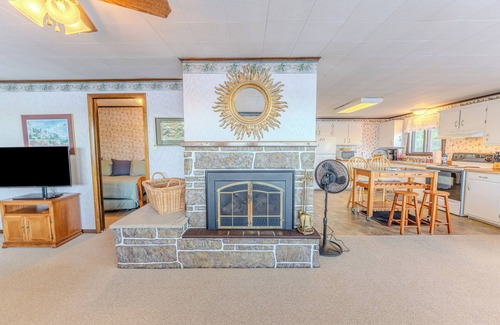 Michigamme House | Loon's Cove: Just listed! A Peaceful Autumn Lakeside Retreat