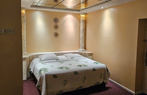 Avenel Hotel | Loop Inn Motel