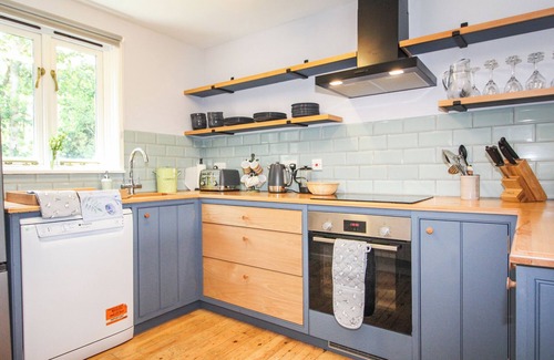 Beccles Cottage | Lord Derby, Cottage with pool & hot tub, tranquil setting,20min from Southwold