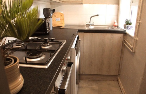 Leigh House | Lord House - Amazen SA, Sleeps 4