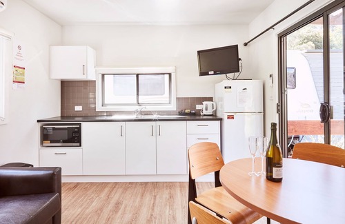Lorne House | Lorne Foreshore Caravan Park