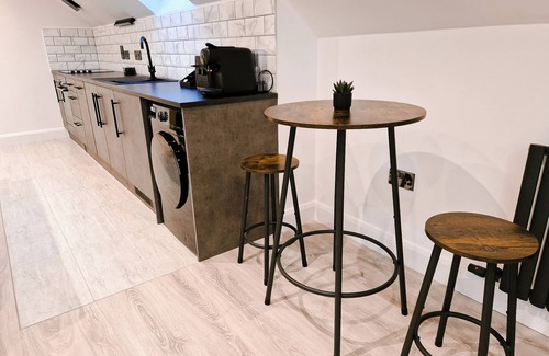 Cookstown Apartment | Lorraine's Loft - Hot Tub Get Away. Stunning countryside Views!