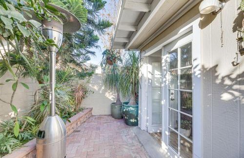 Los Angeles Apartment | Los Angeles Apartment with Patio, 4 Mi to Downtown!