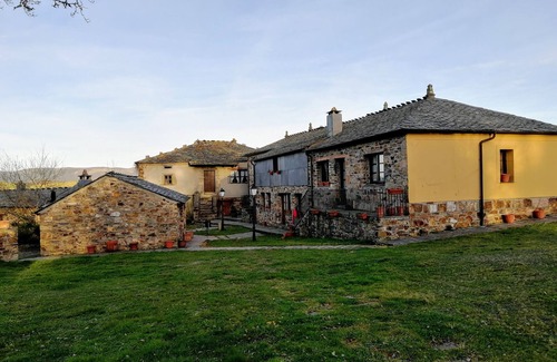 Grandas de Salime Apartment | Los Establos (The Stables)