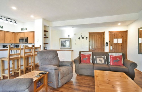 Breckenridge Condo | Los Pinos Après Getaway: Walk to Lifts & Town!