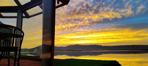 Puno Cabin | Los Uros vista Ciudad Puno