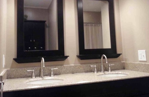 Allenwood House | Lots of space! Close to the beach! Swimming pool!
