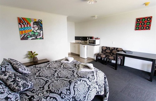 Potaka Hotel | Lottin Point Motel