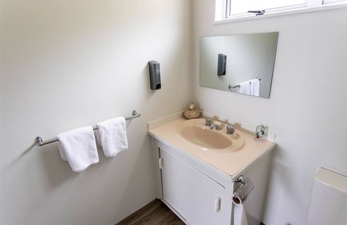 Potaka Hotel | Lottin Point Motel