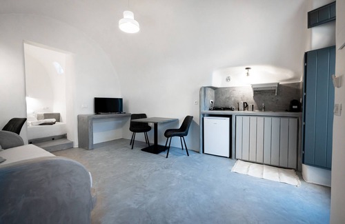 Finikia House | Lotza Studios