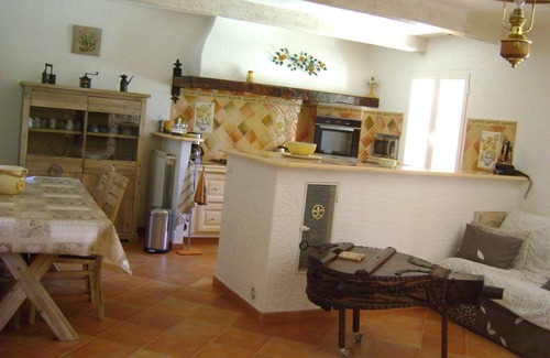 Gilette House | Lou Ferouil cottage in Gilette near Nice with secure parking