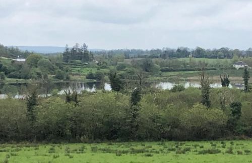 Drumsna Apartment | Lough Aduff Lodge 5 minutes from Carrick on Shannon