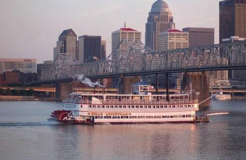 Jeffersontown Hotel | Louisville Marriott East