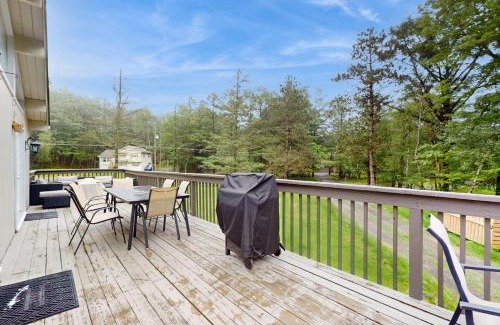 Long Pond House | Lounging in Long Pond