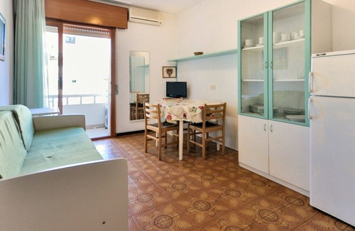 Bibione Lido del Sole Apartment | Lovely apartment for 4 guests with A/C, WIFI, TV, balcony, pets allowed and parking
