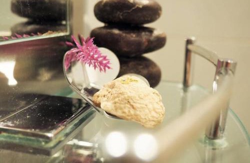 Whitby Apartment | LOVE and Relax at Dream Catcher Retreat