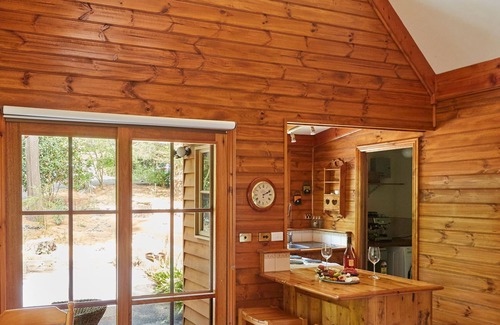 Emerald Cabin | Love in the Mist cabin (new listing)