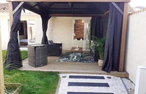 Itteville House | LOVE ROOM OUT OF TIME *JACUZZI*