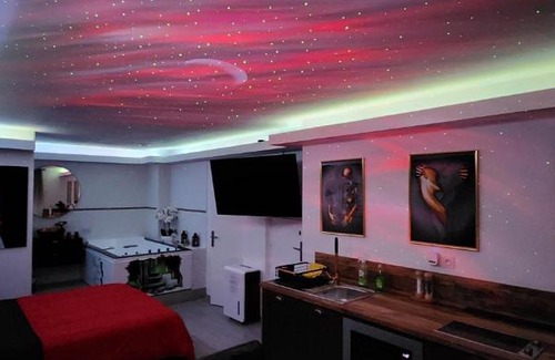 Saint-Assiscle Apartment | Love Room romantique avec Jacuzzi 2 places