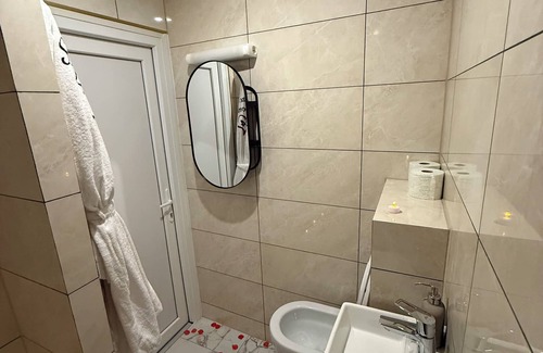 Choisy-le-Roi Apartment | Love room with spa 94