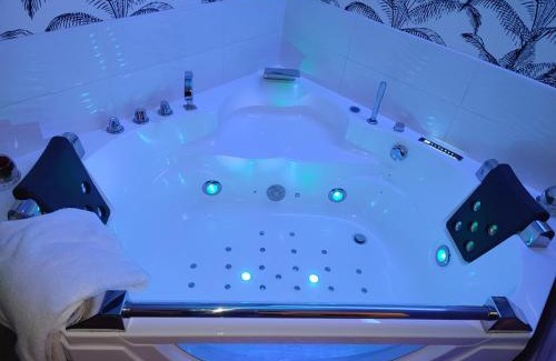Criquebeuf-sur-Seine Ski Chalet | Love Story Chalet avec jacuzzi et sauna