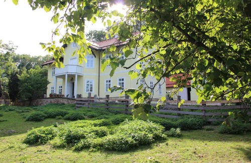 Zalany Villa | Lovecký zámeček pod Milešovkou