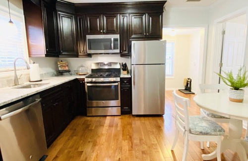 Stamford Apartment | Lovely 2 bdrm apt w/parking and outdoor sitting