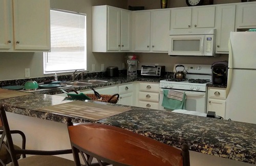 The Villages House | Lovely 2 Bed/2 Bath Courtyard Villa and great location!