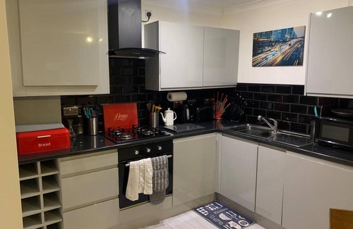 Wallasey Apartment | Lovely 2-bed Apartment in Wallasey, Sleeps 4