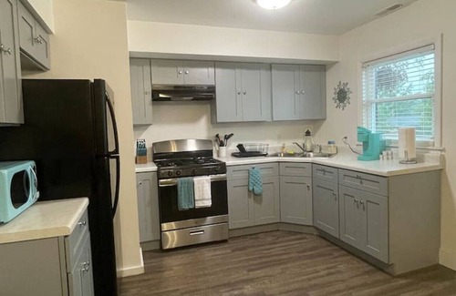 Merrillville Apartment | Lovely 2 Bed Room Apartment, all to yourself