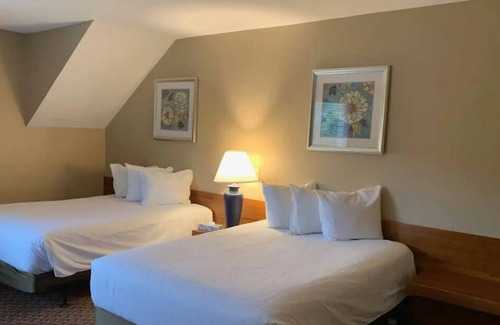 East Stroudsburg Resort | Lovely 2 Bedroom in Shawnee! Amenities Galore!