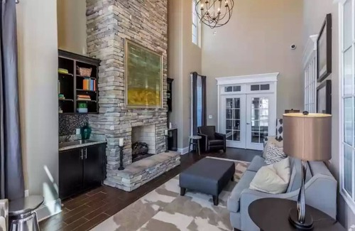 Collierville Apartment | Lovely 2 Bedroom 2 Bath and 1 Car Garage with Pool